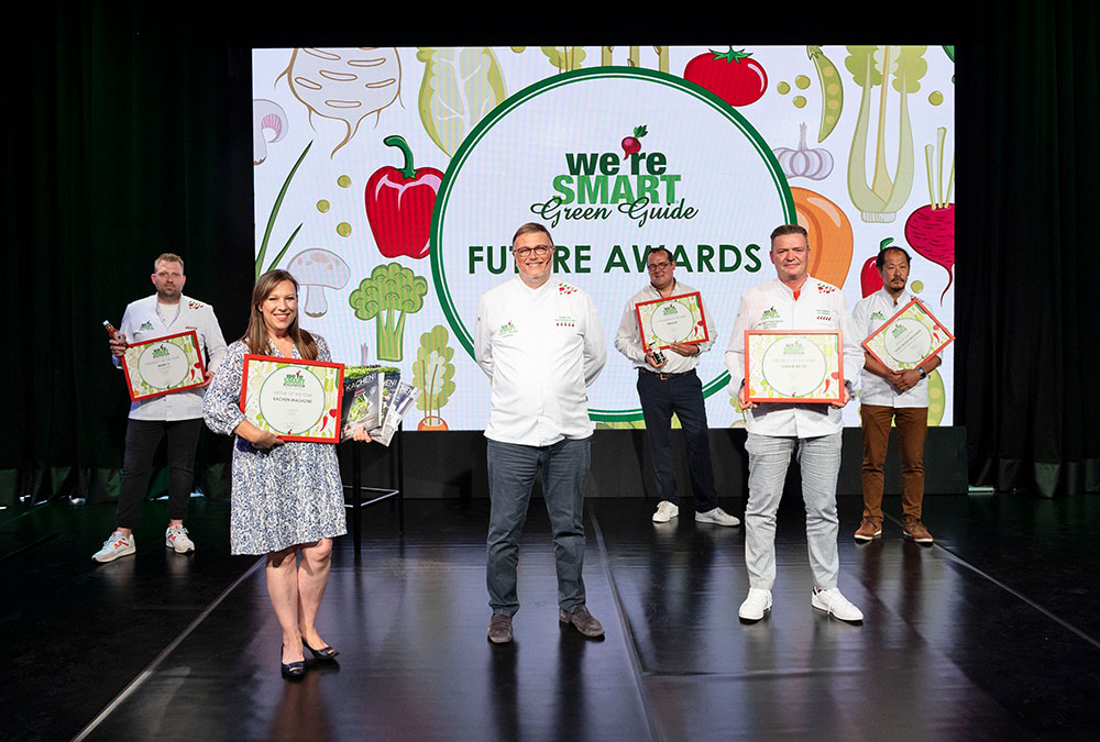 Future Awards We're Smart World