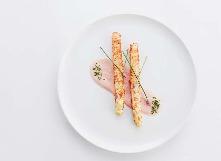 Breaded thick asparagus, bacon powder, chives, red onion & sherry sauce