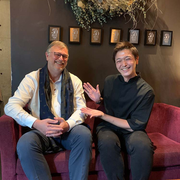 Frank Fol wit chef Hiroyasu Kawate